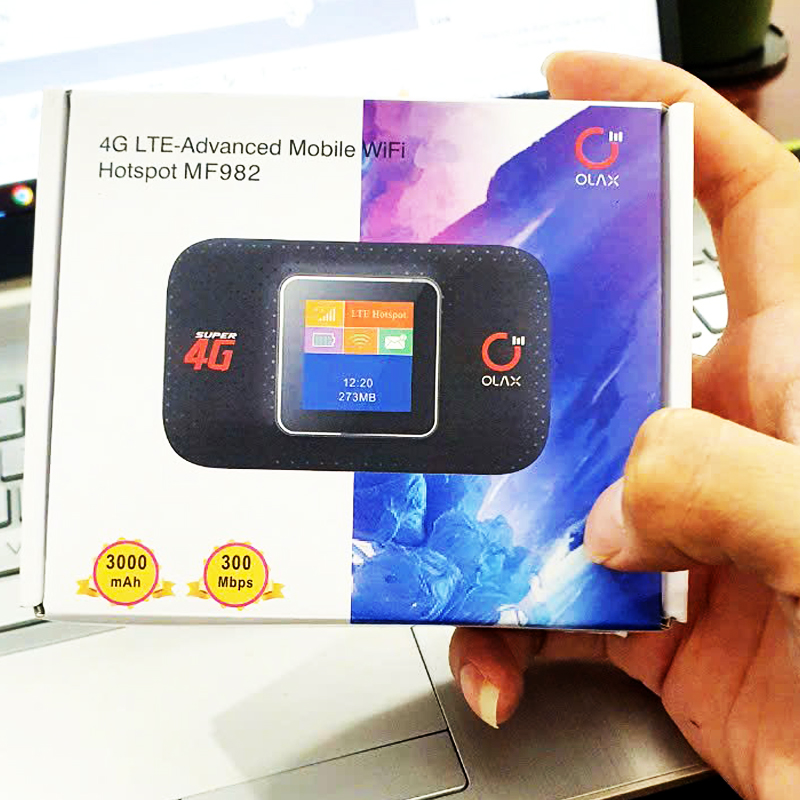 cuc-phat-wifi-4G-cam-tay-olax-mf-982